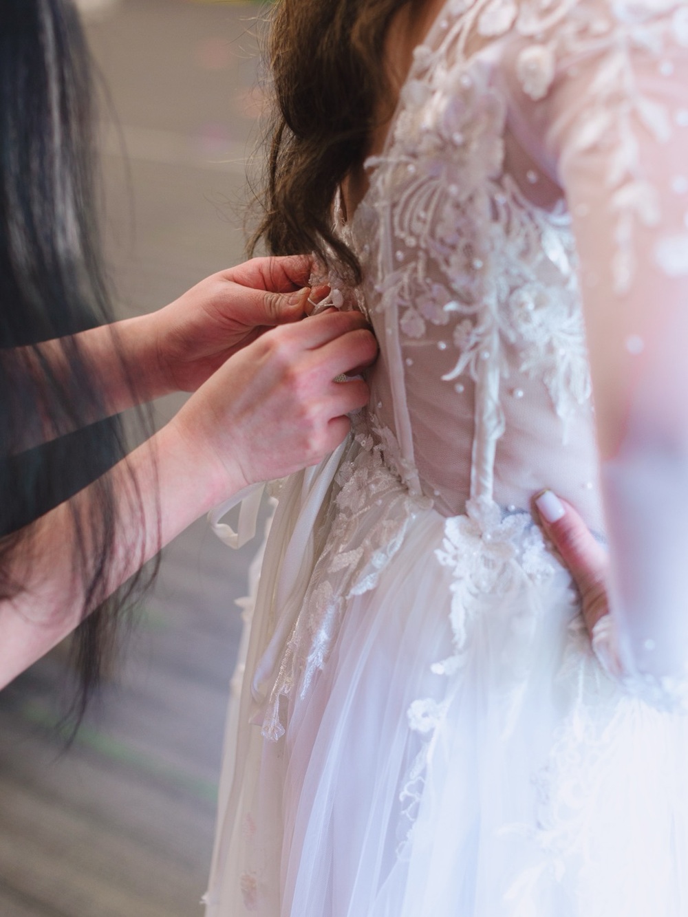 Bridal Lace Appliqué Tulle Wedding Dress - White